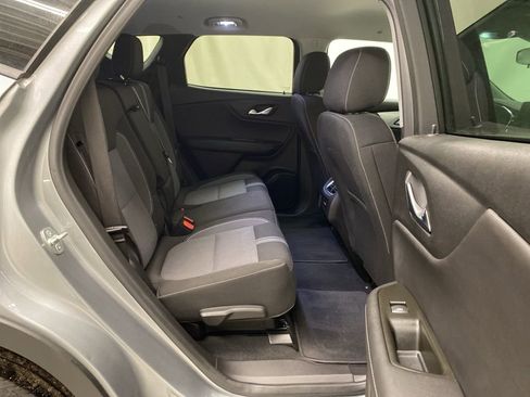 Used 2025 Chevrolet Blazer LT AWD/4WD image 17