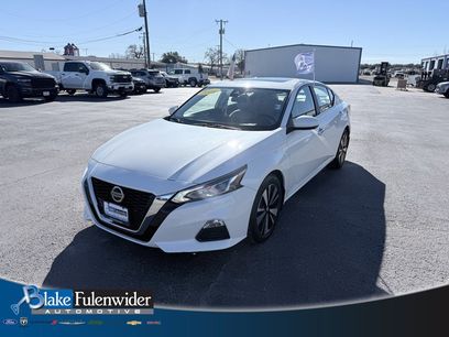 Used 2022 Nissan Altima 2.5 SV w/ SV Premium Package