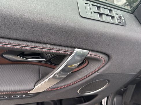 Used 2023 Land Rover Discovery Sport SE R-Dynamic image 17