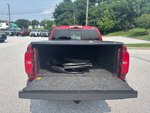 Used 2021 Chevrolet Colorado Z71 w/ Safety Package AWD/4WD image 8