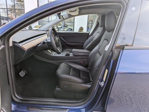 Used 2021 Tesla Model Y Long Range image 13