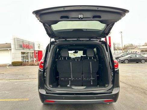 New 2026 Chrysler Pacifica Select w/ S Appearance Package AWD/4WD image 11