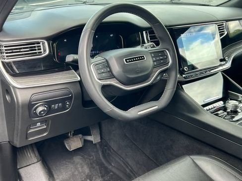 Used 2022 Jeep Wagoneer Series III w/ Flexible Seating Group AWD/4WD image 19