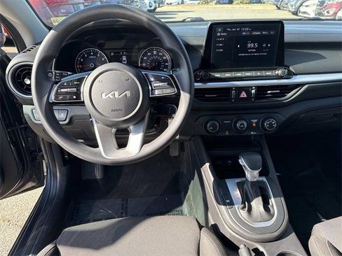 Used 2022 Kia Forte LXS w/ LXS Technology Package image 17