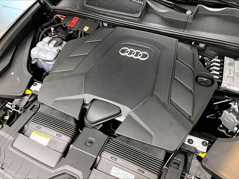 Certified 2025 Audi Q8 Prestige w/ Prestige Package AWD/4WD image 30