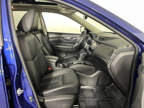 Used 2017 Nissan Rogue SL w/ SL Premium Package image 17