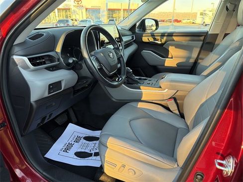 Certified 2020 Toyota Highlander XLE image 26