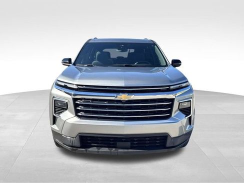 Used 2024 Chevrolet Traverse LT image 10