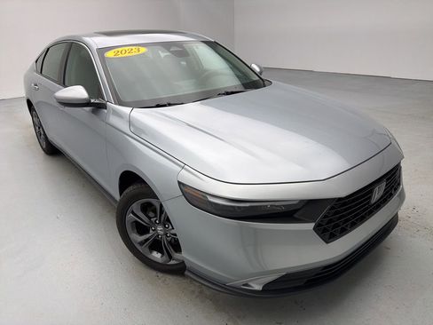 Used 2023 Honda Accord EX image 3