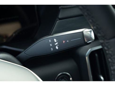 New 2026 GMC Acadia Elevation image 22