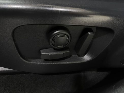 Used 2020 Land Rover Range Rover Velar R-Dynamic S image 19