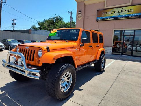 Used 2012 Jeep Wrangler Unlimited Sahara w/ Connectivity Group AWD/4WD image 51