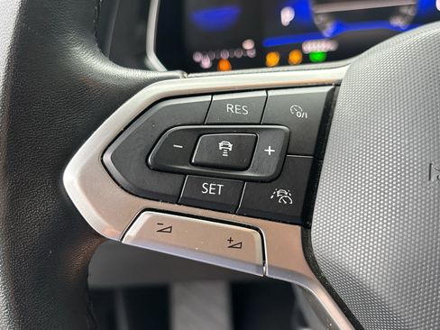 Used 2024 Volkswagen Jetta SE FWD image 12