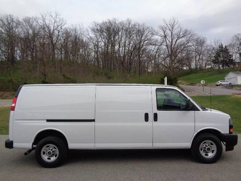 Used 2023 GMC Savana 2500 Extended w/ Driver Convenience Package image 8