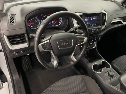 Used 2022 GMC Terrain SLE image 9