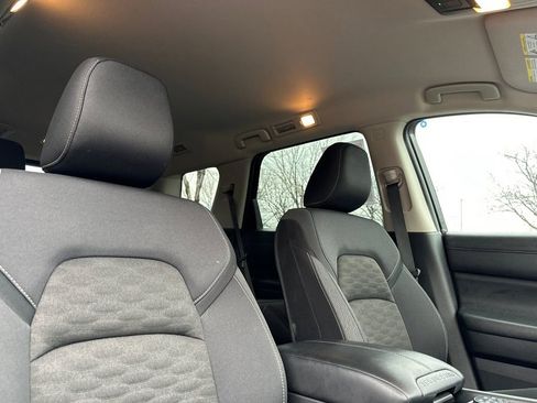 Used 2024 Nissan Pathfinder SV AWD/4WD image 19