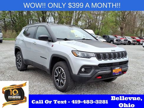 Used 2024 Jeep Compass Trailhawk AWD/4WD image 1