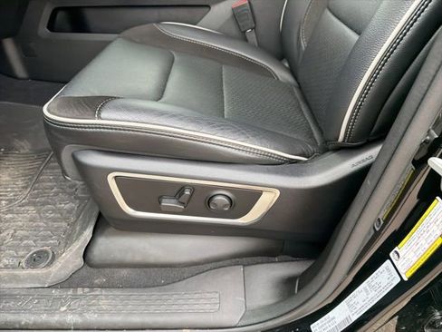 Used 2025 RAM 1500 Laramie w/ Sport Appearance Package image 5