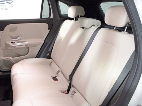 Certified 2025 Mercedes-Benz GLA 250 4MATIC image 31