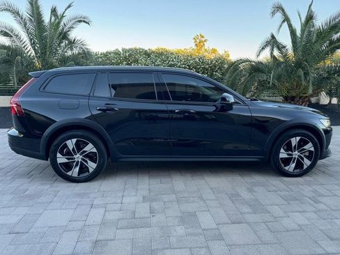 Used 2025 Volvo V60 B5 Cross Country Plus AWD/4WD image 6