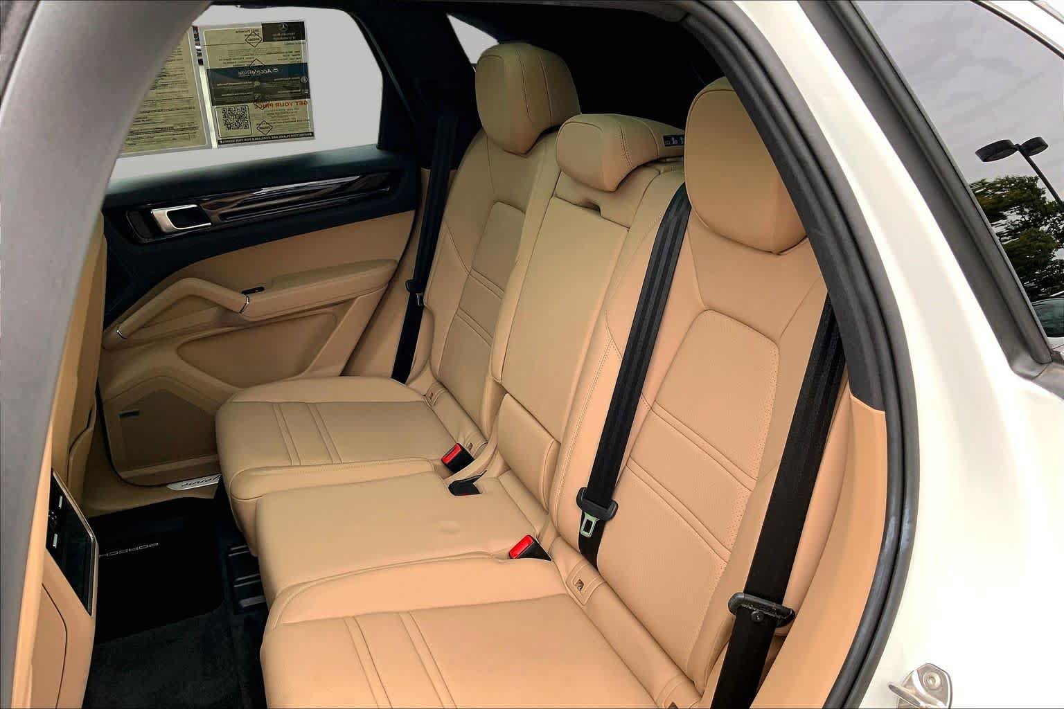 Used 2023 Porsche Cayenne AWD/4WD image 21