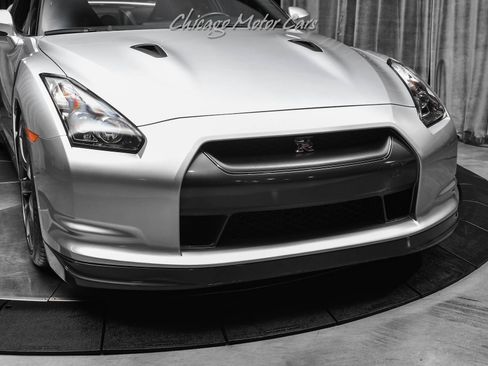 Used 2009 Nissan GT-R Premium AWD/4WD image 40