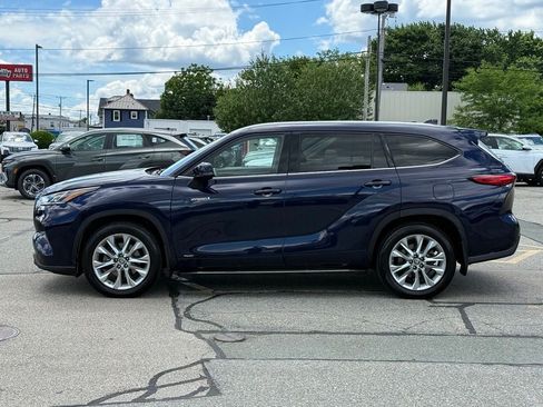 Used 2021 Toyota Highlander Limited AWD/4WD image 2