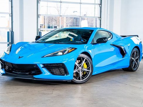 Used 2023 Chevrolet Corvette Stingray Premium Cpe w/ Z51 Performance Package image 2