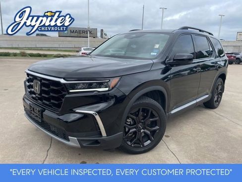 Used 2025 Honda Pilot Touring image 1