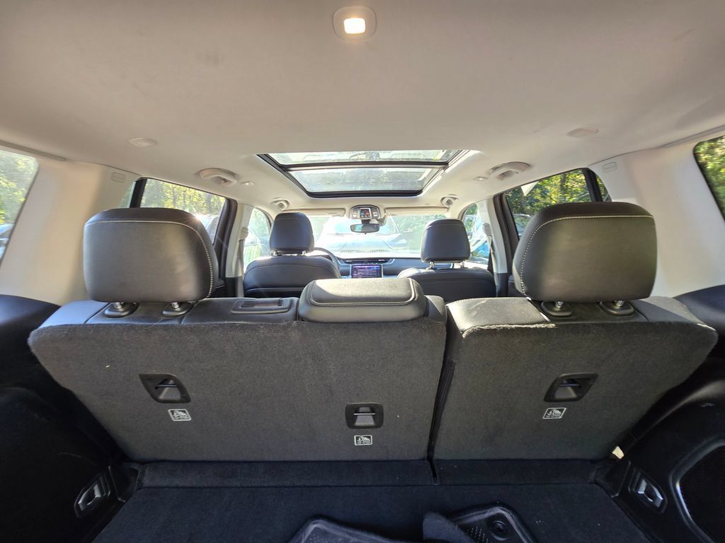 Used 2023 Jeep Grand Cherokee Limited w/ Trailer Tow Prep Group (B) AWD/4WD image 26