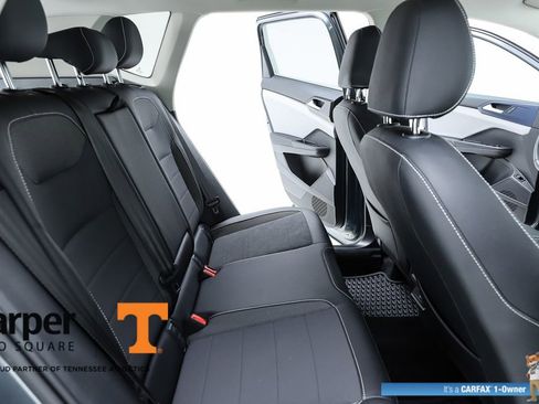 Used 2022 Volkswagen Taos SE image 36