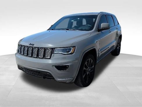 Used 2022 Jeep Grand Cherokee Laredo X image 7