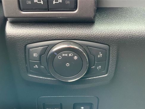 Used 2018 Ford F150 XLT w/ Equipment Group 302A Luxury AWD/4WD image 17