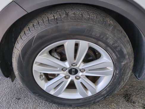 Used 2019 Kia Sportage LX image 10