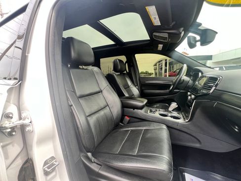 Used 2019 Jeep Grand Cherokee Limited w/ Luxury Group II AWD/4WD image 32