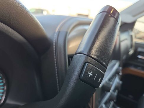 Used 2018 Chevrolet Silverado 1500 High Country AWD/4WD image 21