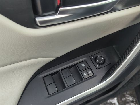 Used 2020 Toyota RAV4 XLE w/ Convenience Package image 19