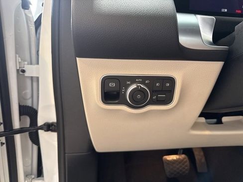 New 2025 Mercedes-Benz GLB 250 image 30