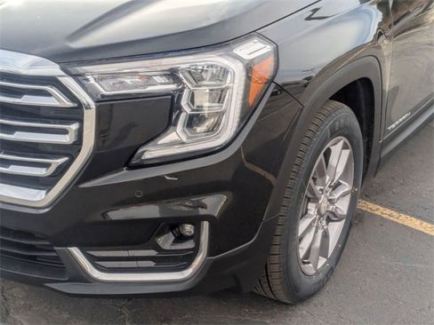 Used 2022 GMC Terrain SLT w/ Infotainment Package II image 7