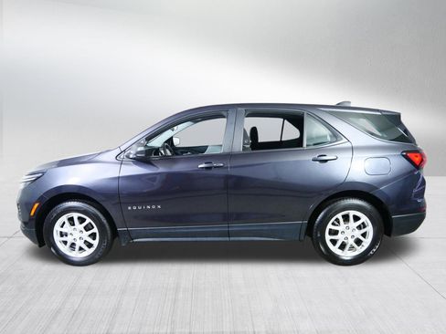 Used 2022 Chevrolet Equinox LS AWD/4WD image 4
