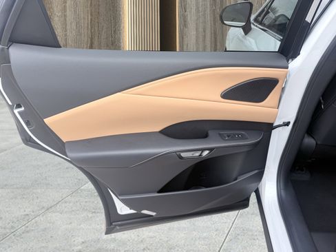 Used 2026 Lexus RX 350 w/ Cold Area Package image 32