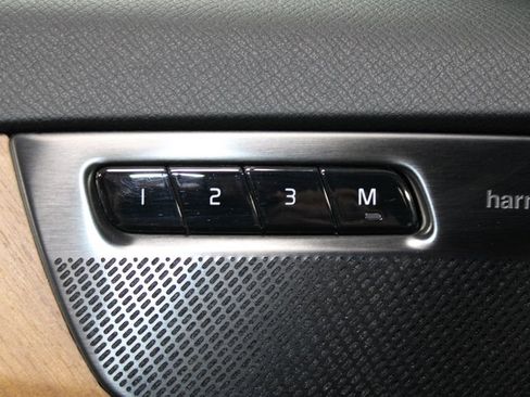 Used 2024 Volvo XC90 T8 Plus w/ Protection Package Premier AWD/4WD image 43