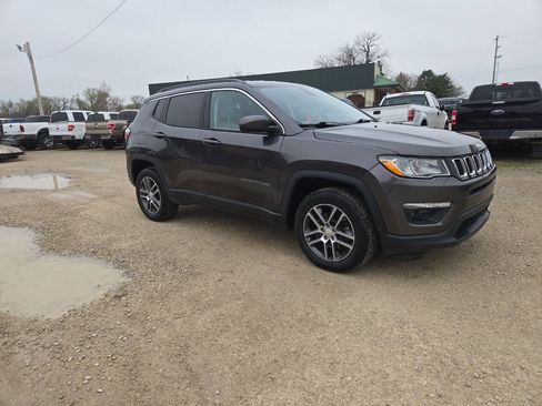 Used 2018 Jeep Compass Latitude w/ Popular Equipment Group image 1