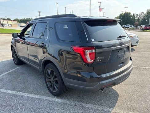 Used 2019 Ford Explorer XLT w/ Equipment Group 202A FWD image 3