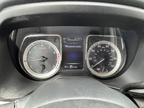 Used 2017 Nissan Titan SV RWD image 9