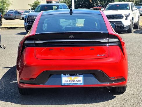 New 2026 Toyota Prius Plug-In Hybrid FWD image 5