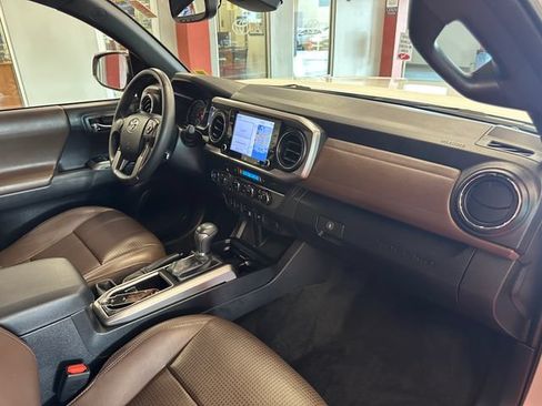 Certified 2023 Toyota Tacoma Limited AWD/4WD image 17
