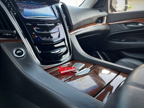 Used 2020 Cadillac Escalade ESV Premium Luxury image 51