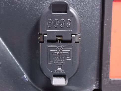 Used 2020 Chevrolet Silverado 1500 Custom image 31