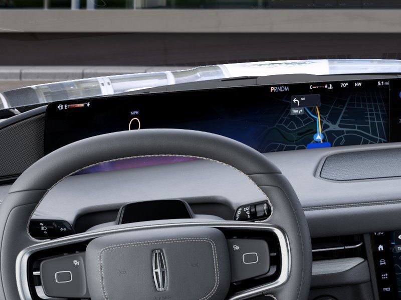 New 2027 Lincoln Navigator Premiere RWD image 13